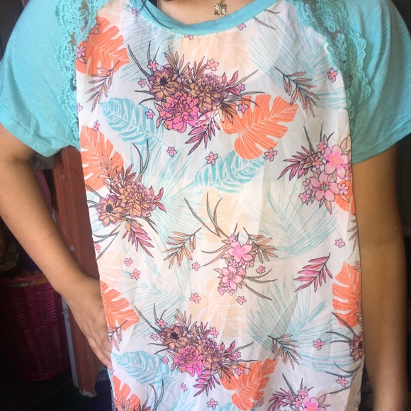 XL flower shirt - Picture 2 of 4